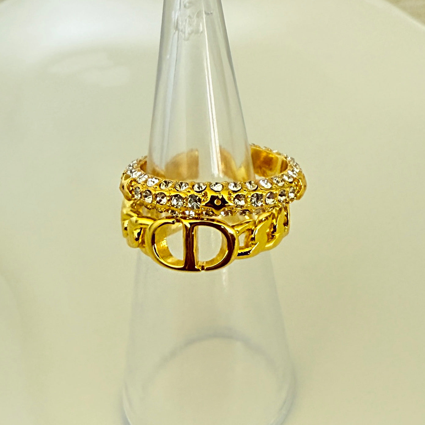 Lara-su ring